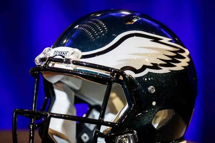 NFL presenta nuevos cascos que elevan el nivel de seguridad de los jugadores