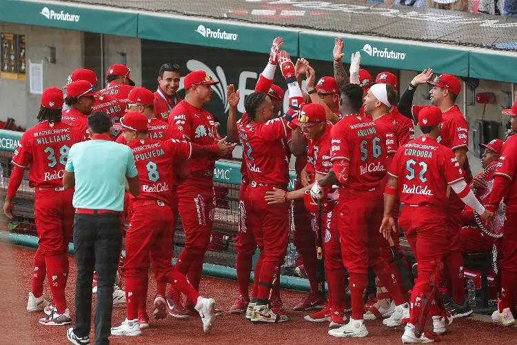 ¡Vaya juego! Los Diablos Rojos vencen a los Pericos en el inicio de la LMB