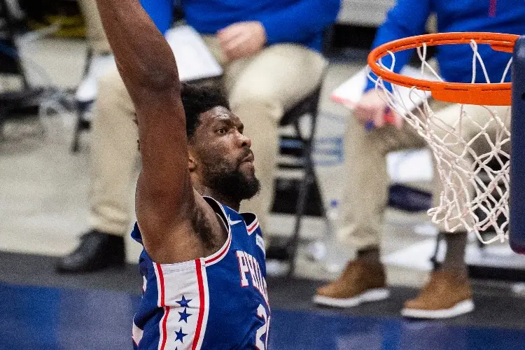 NBA: Sixers sobreviven al Heat y se medirán ante los Knicks en playoffs