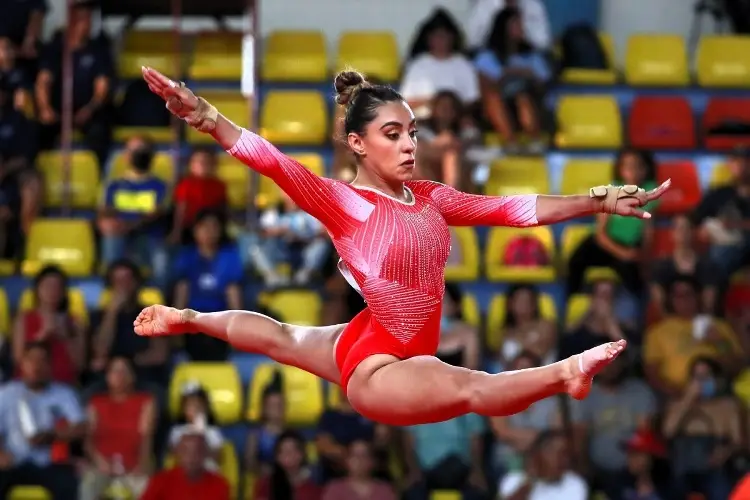 Mexicana Ahtziri Sandoval en el Top Ten de la Copa del Mundo de Gimnasia Artística 