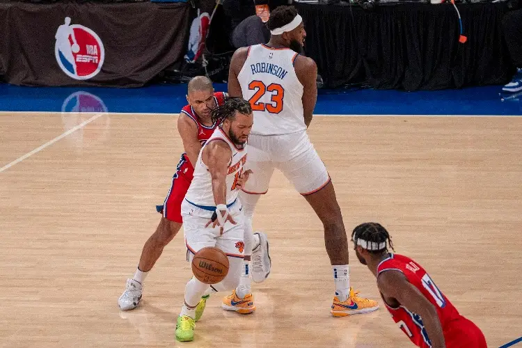 NBA: Knicks toman ventaja ante los Sixers