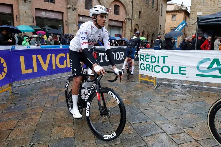 Mexicano Isaac Del Toro seguirá en la elite del ciclismo mundial