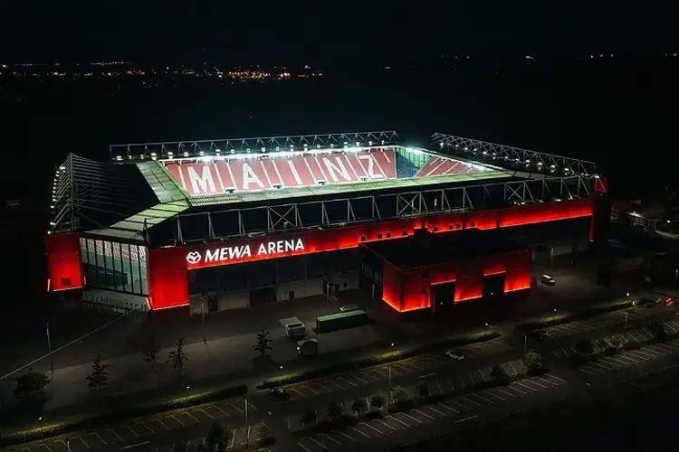 Encuentran bomba en estadio de Alemania 