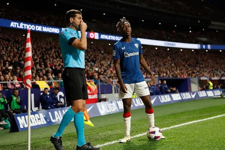 Denuncian cánticos racistas en estadio del Atlético de Madrid (VIDEO)