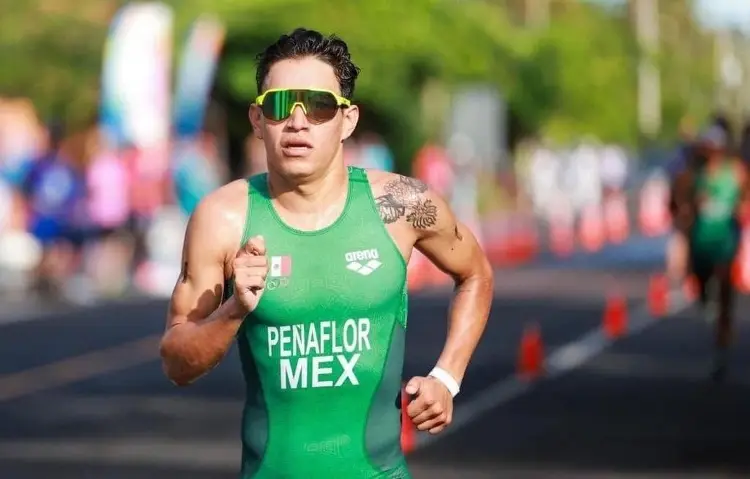 Mexicano Aram Peñaflor quiere hacer historia en el Triatlón de París 2024