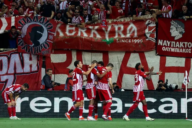 Olympiacos acaba con el Aston Villa y va a la final de Conference League