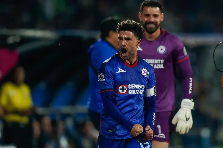 Cruz Azul le pega a los Pumas en la ida de los cuartos de final