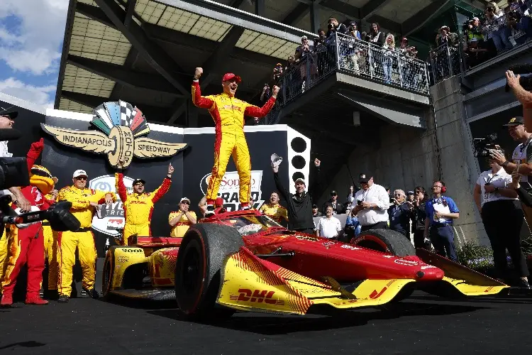 Alex Palau ya es líder del campeonato en la IndyCar