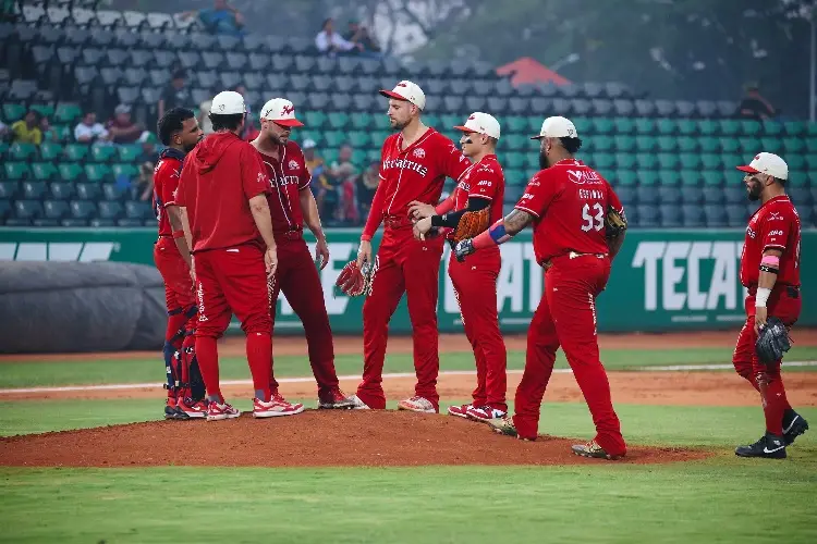 Olmecas blanquea a El Águila para quedarse con la serie