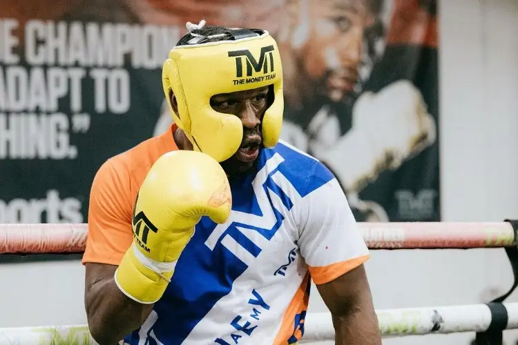 Floyd Mayweather peleará en México