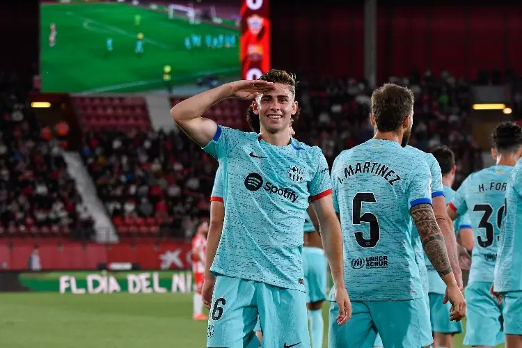 Barcelona se impone al Almería de César Montes