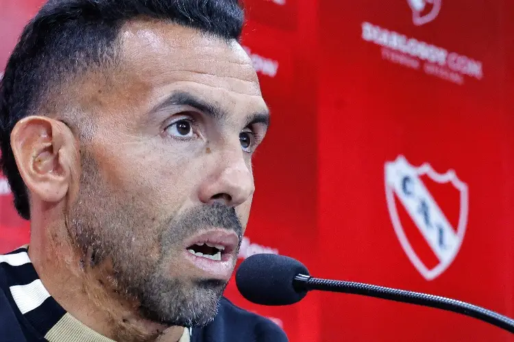 Carlos Tévez renuncia a su cargo como director técnico