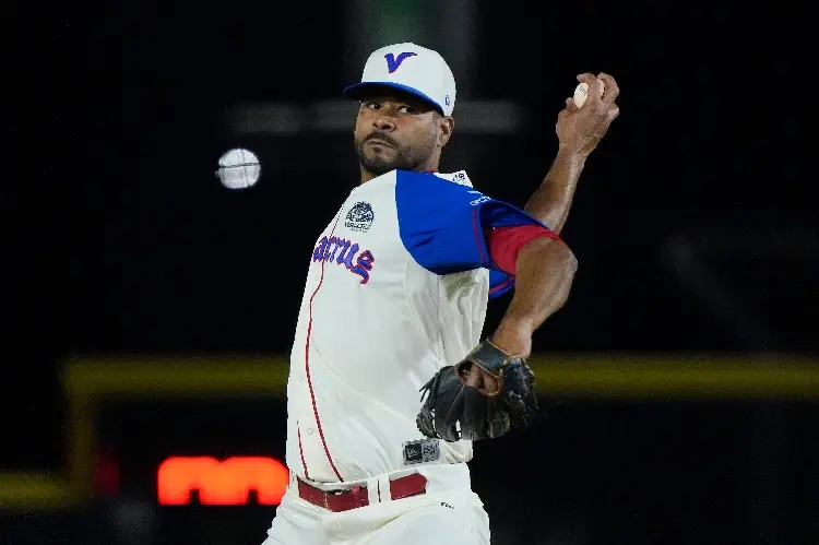 El Águila se impone a Bravos de León en el primero de la serie