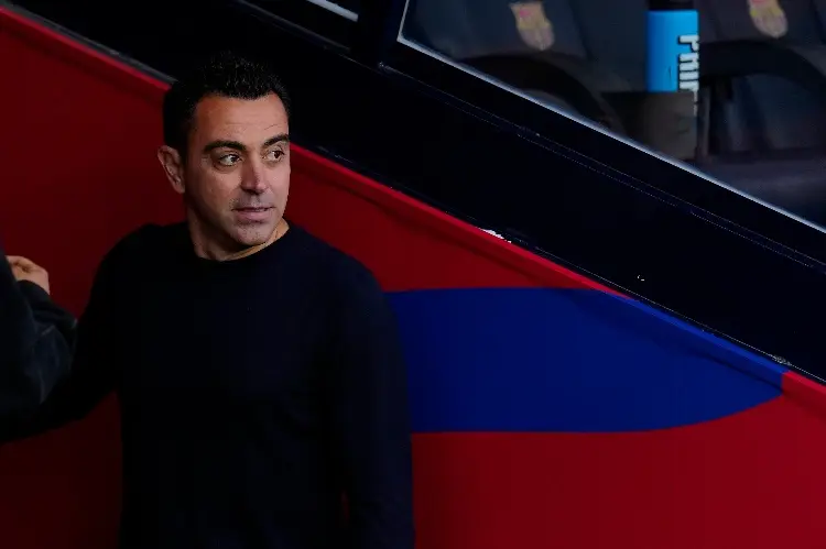 Xavi espera que el presidente del Barcelona dé la cara ante suspenso de su futuro