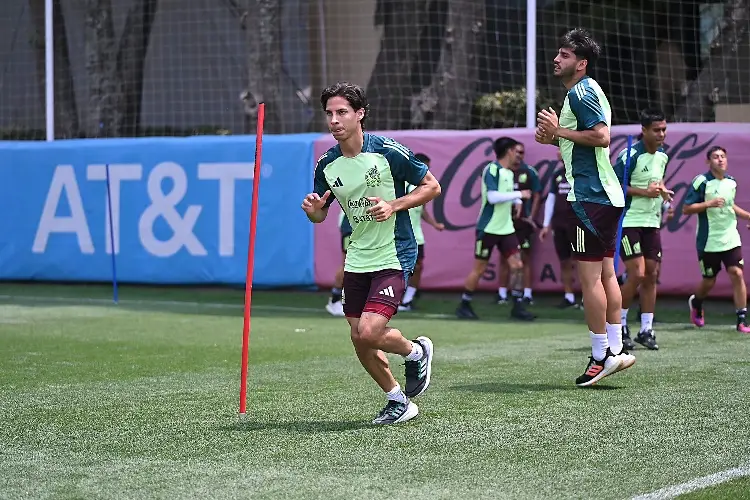 Diego Lainez causa baja de la Selección Mexicana