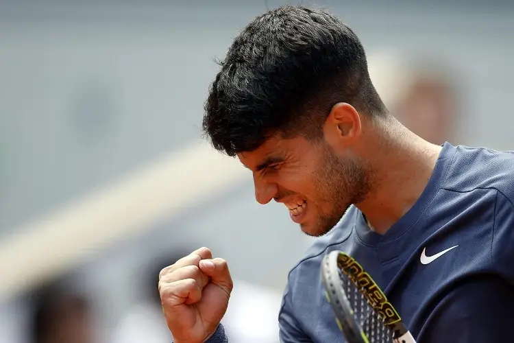 Carlos Alcaraz debuta en Roland Garros con victoria