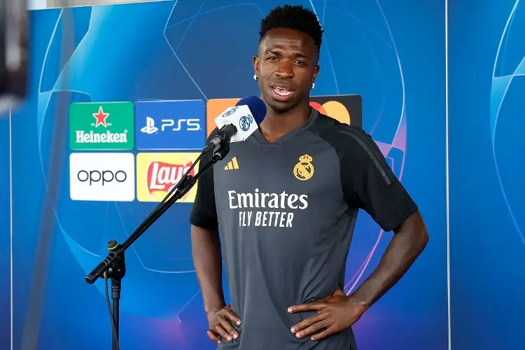 Lo ha hecho todo por mí: Vinícius muy agradecido con Carlo Ancelotti