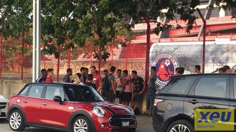 El día que los jugadores del Tiburón se negaron a viajar a la pretemporada (FOTOS)
