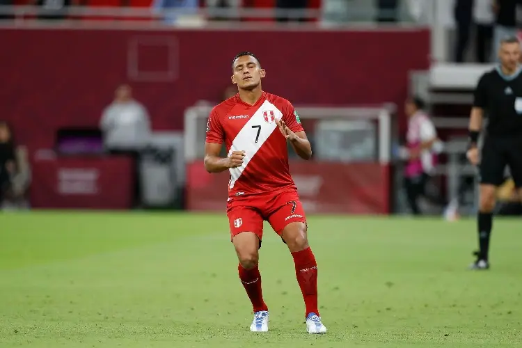 Perú desconvoca a delantero previo a la Copa América