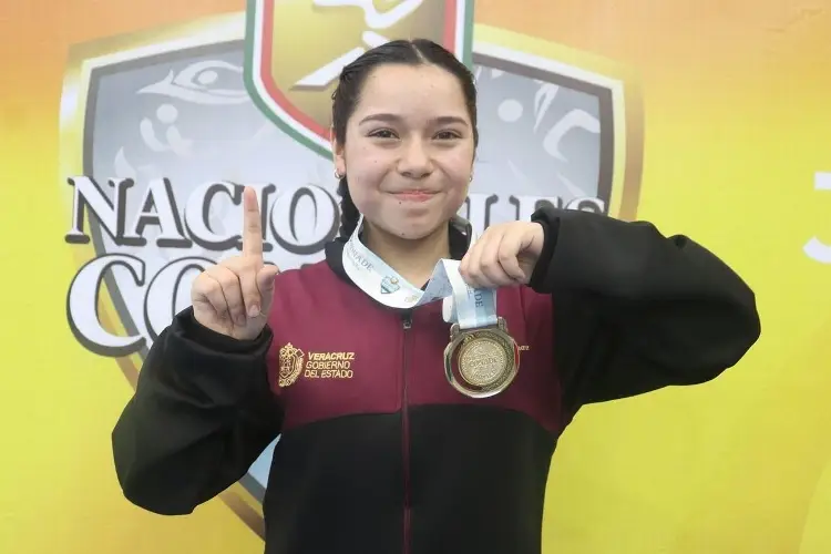 Dos medallas para Veracruz en Esgrima de los Juegos Conade 2024