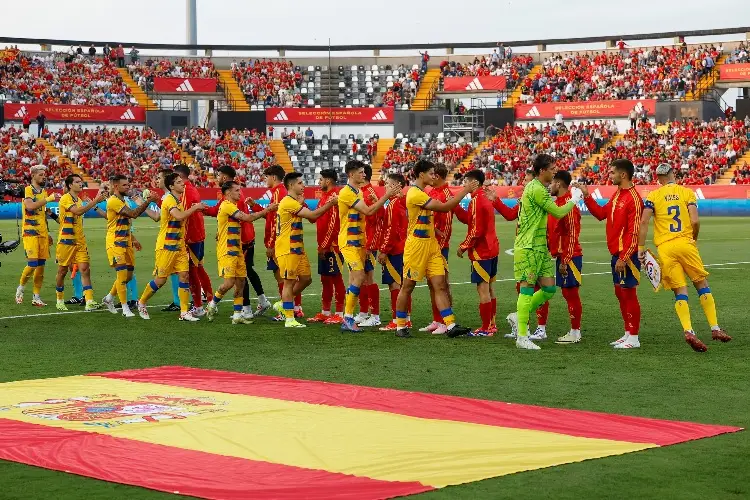España vive vergonzoso momento con su Himno Nacional (VIDEO)
