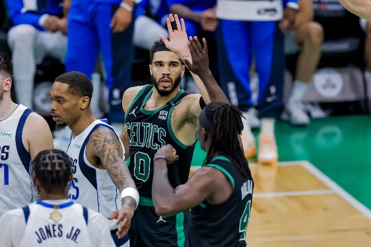 NBA: Celtics incrementa su ventaja sobre los Mavs en las finales