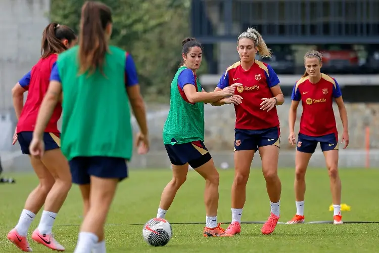 Barcelona llega a México con la ilusión de inspirar a niñas a jugar futbol