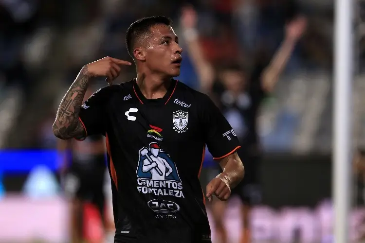Rayados ficha a figura de Pachuca
