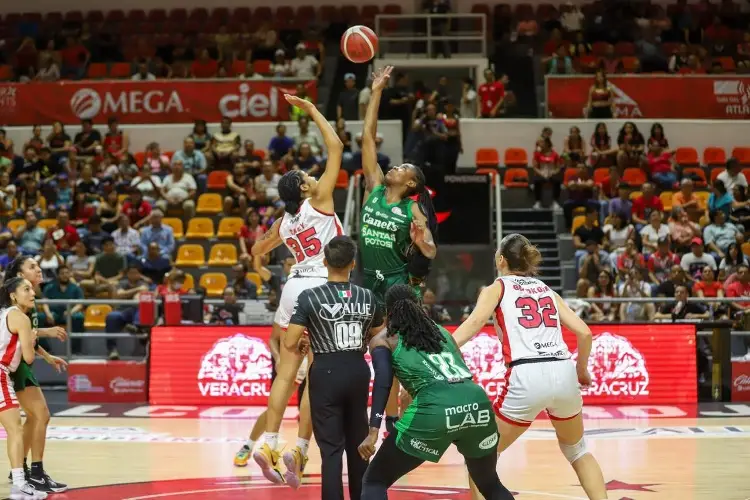 Santas del Potosí gana el primero frente a las Rojas de Veracruz