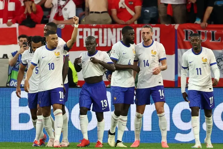 Un autogol le da triunfo a Francia sobre Austria