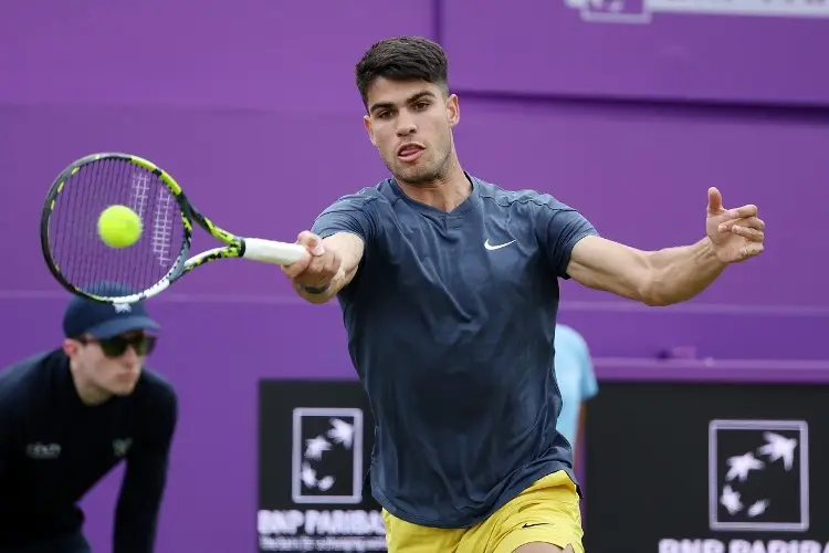 Carlos Alcaraz debuta con triunfo en Queens 