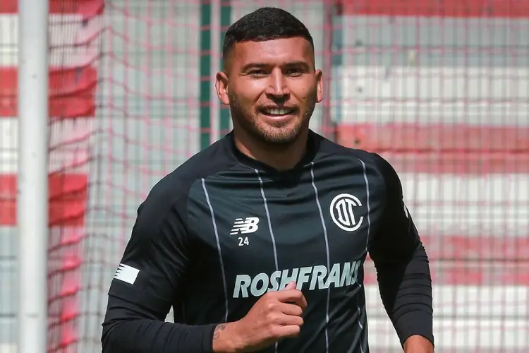Toluca espera pronta recuperación de Escobar, tras problemas del corazón
