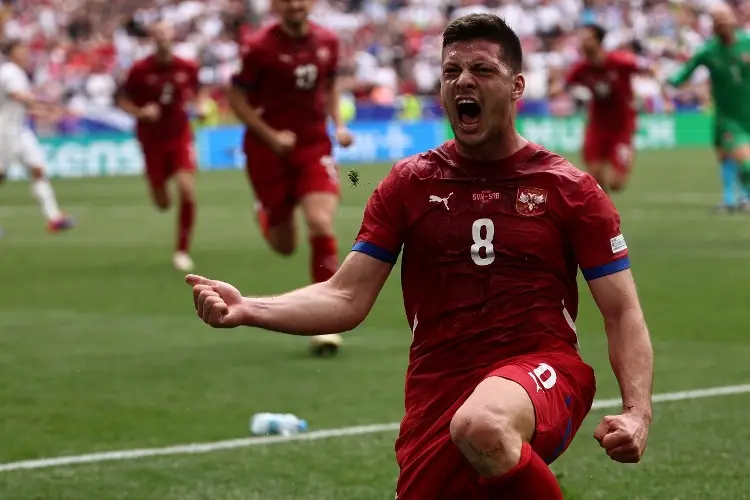 Serbia consigue un agónico empate ante Eslovenia en la última jugada 
