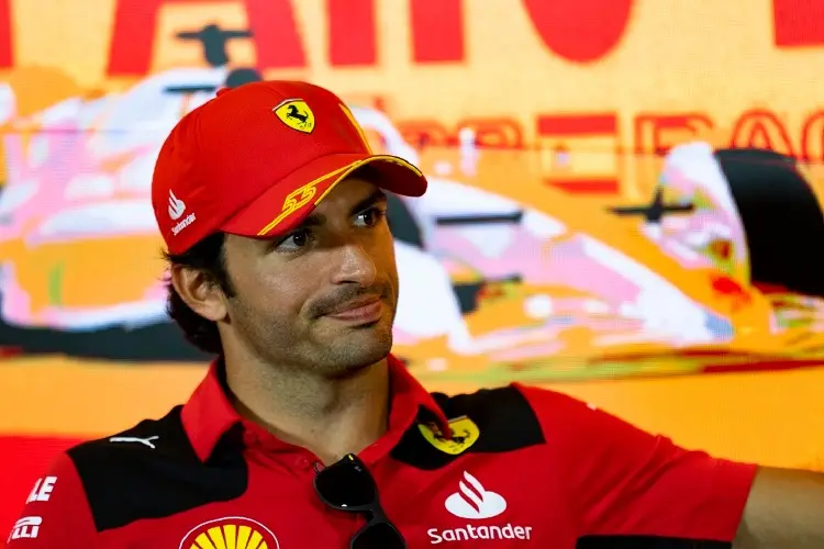 Carlos Sainz sigue sin decidir a qué escudería irse