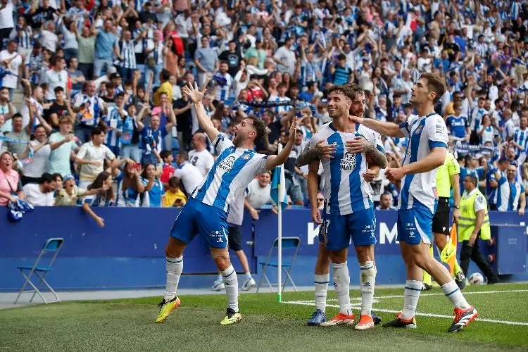 Espanyol frustra al Real Oviedo y vuelve a primera división