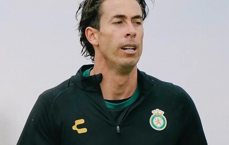 León tiene nuevo escudo