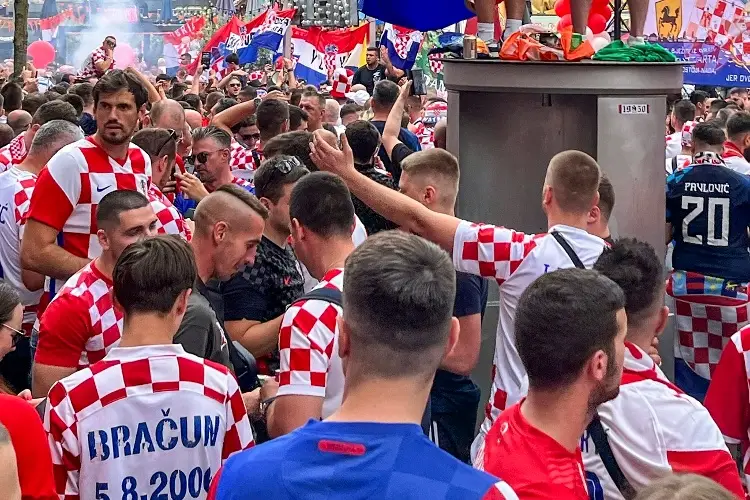 Cincuenta delitos se cometieron por fans tras el Croacia vs Italia en la Eurocopa 