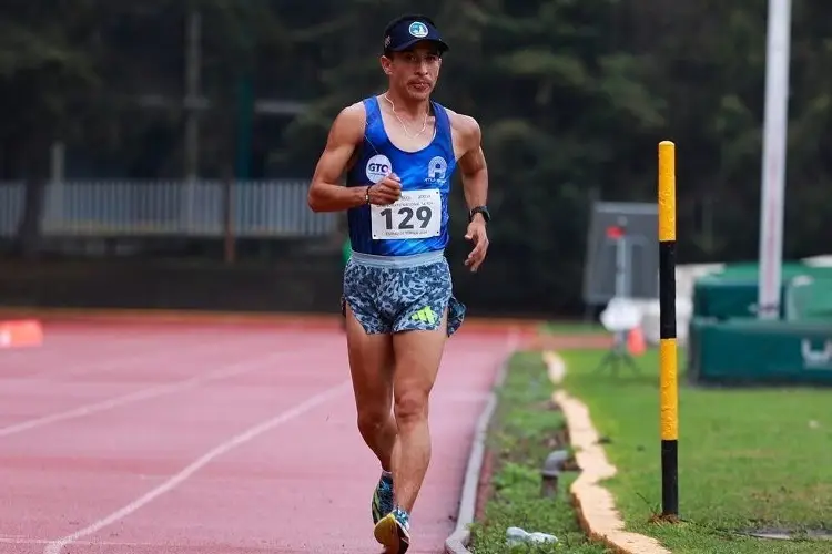 Veracruzano Ricardo Ortiz conquista el Campeonato Nacional de Atletismo y se enfoca en París 2024