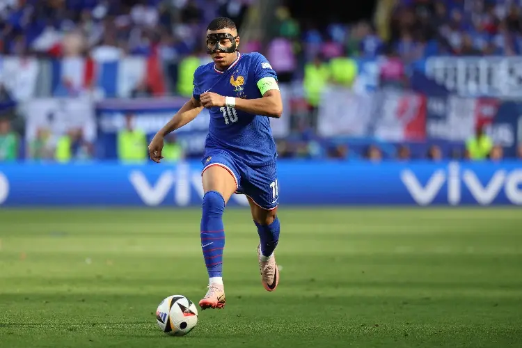 Mbappé y el sufrimiento que vive desde que se fracturó la nariz