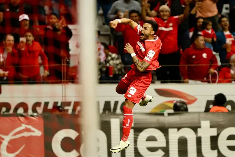 Alexis Vega dispuesto a jugar en el América