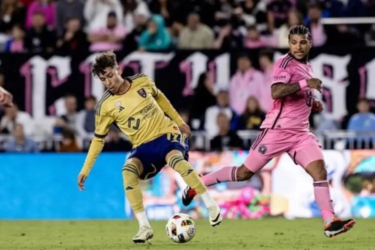 El tercer refuerzo de Chivas ya llegó a México, viene de la MLS (VIDEO)
