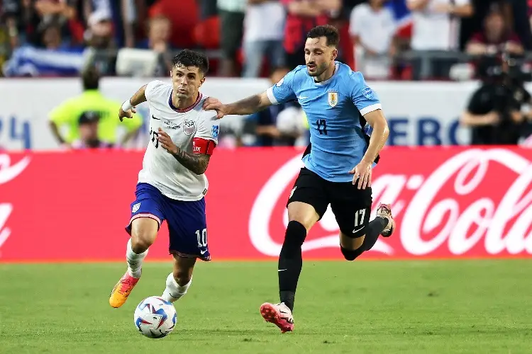 Árbitro le niega saludo a Christian Pulisic (VIDEO)