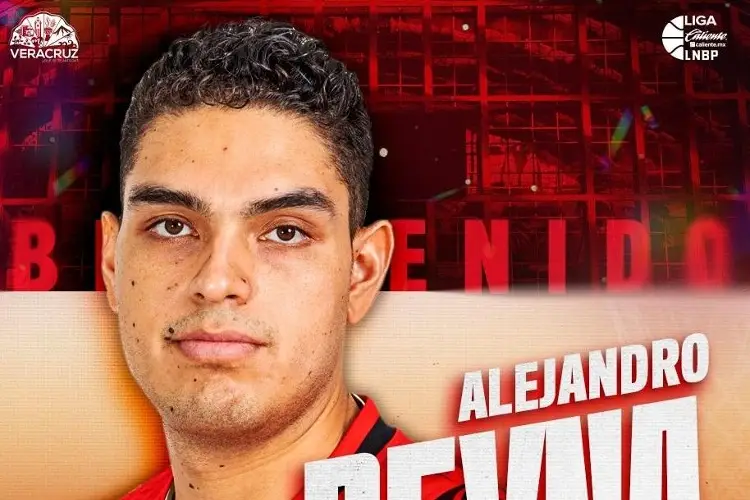 Llega seleccionado mexicano a los Halcones Rojos de Veracruz