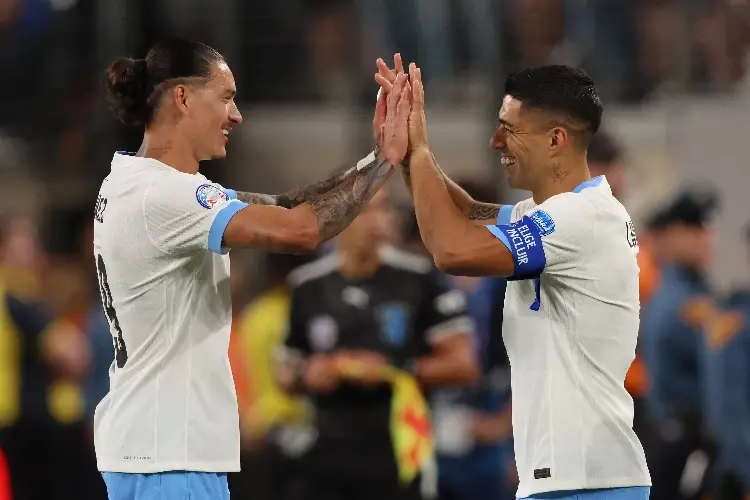 Luis Suárez disfruta sus últimos partidos con Uruguay