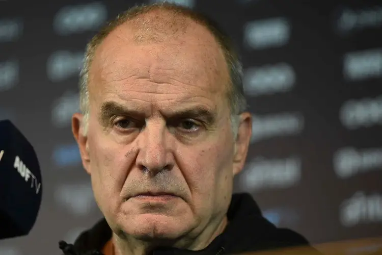 Bielsa no se fia de Colombia y pide precauciones
