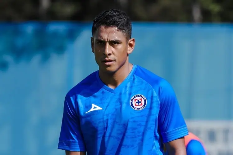 Romo vuelve a Cruz Azul con la ilusión de ser campeón