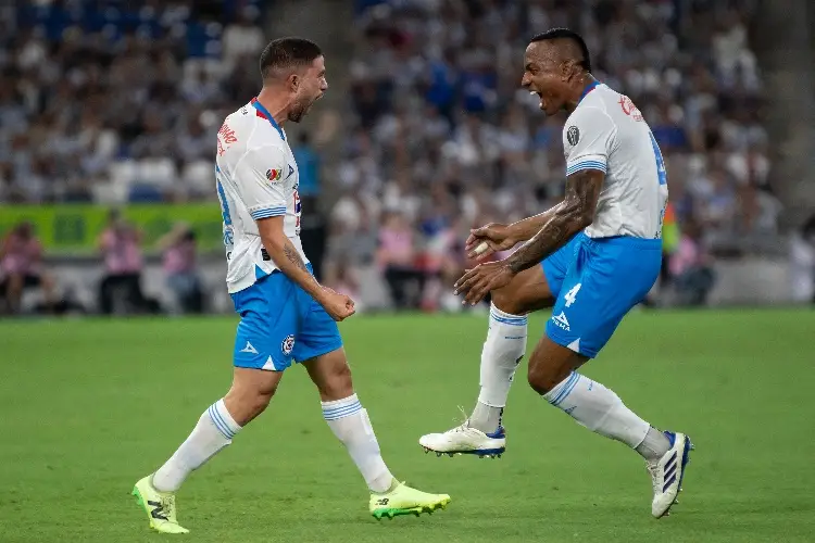 Cruz Azul humilla a domicilio a los Rayados