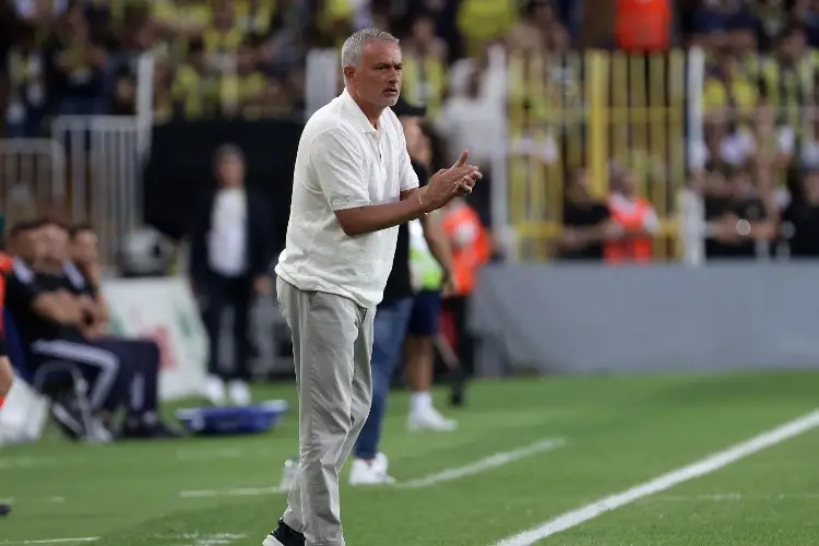 Mourinho y el Fenerbahce más cerca de la fase de grupos de la Champions League