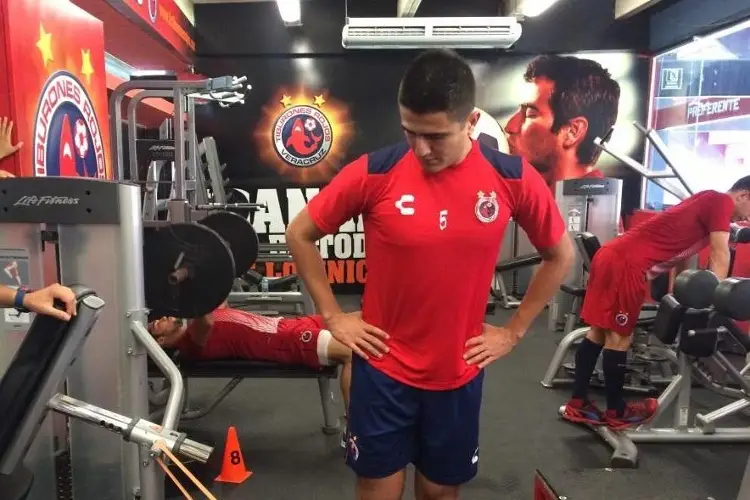 El medallista Olímpico que jugó en los Tiburones Rojos y se retiró en segunda división