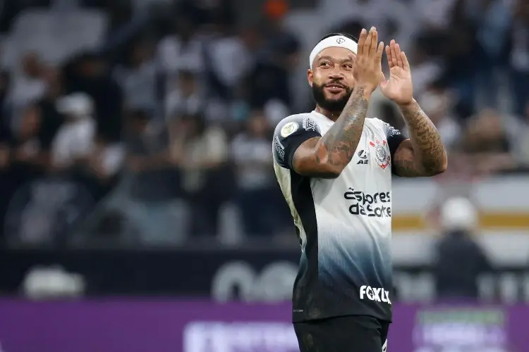 Memphis Depay debuta con Corinthians y desata la locura en Brasil